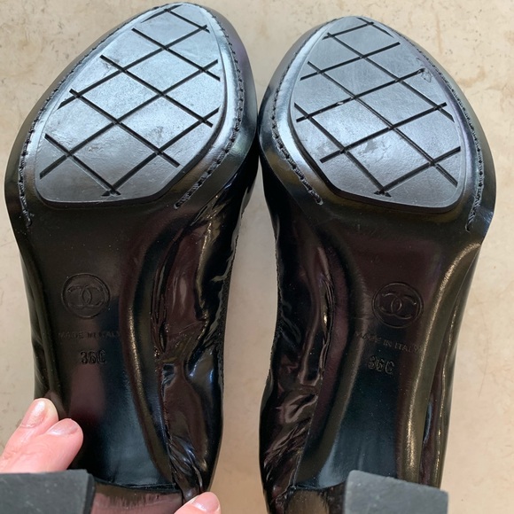 Chanel CC stretch black patent heels size 36C/6 - Picture 10 of 14